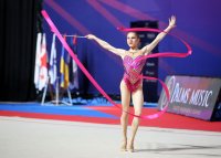 Дара Стоянова заема осмо място във временното класиране за многобоя на Световната чалъндж купа по художествена гимнастика в Румъния