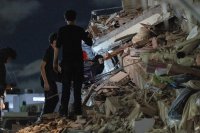 Опасения за стотици хиляди жертви при мощните земетресения във Венецуела