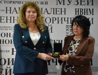Президентът Йотова връчи почетен знак на НВМИ по повод 110 години от създаването му
