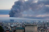 10 загинали и над 40 ранени при масирана руска атака срещу Киев