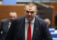 МВР чака информация от Гърция, Дубай и Турция за полети на Делян Пеевски