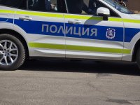 Шестима пострадаха в челна катастрофа между тир и микробус по пътя Скравена &ndash; Ботевград