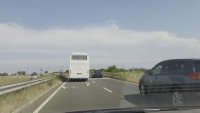Автобус &bdquo;лети&ldquo; по магистралата: Зрителски сигнал за опасно шофиране на пътя Бургас - Равда