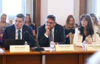 Генералните директори на обществените медии поискаха повече средства за възнаграждения