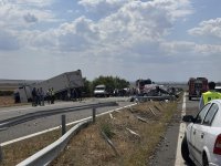 Съдът в Бургас решава дали да остави в ареста шофьора на тира, причинил тежката катастрофа на АМ "Тракия" край Карнобат