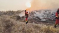Огненият ад в Испания: Близо 500 пожарникари и военни се борят със стихията (СНИМКИ)