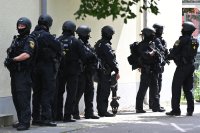 Петима арестувани при акция срещу трафиканти на хора в Германия и Швейцария