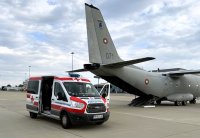 Самолет "Спартан" транспортира петмесечно бебе за трансплантация на черен дроб в Рим