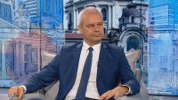 Костадин Костадинов: Радев говори едно в България, а в чужбина &ndash; друго