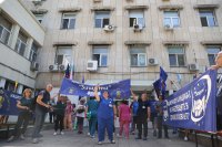 Медици блокираха булевард в София с искане за по-високи заплати