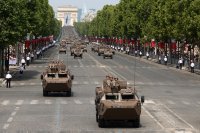 25 световни лидери присъстваха на най-мащабния военен парад в историята на Франция
