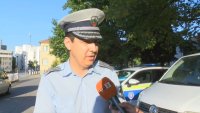 Полицията в Сливен взе книжката на млад шофьор, който не е познавал закона за движение по пътищата