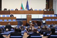 Парламентът включи в заседанието си предложението за разполагането на американски самолети на летище "Безмер"