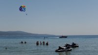 Откриха нарушения при извънредни проверки на парасейлинг по Черноморието