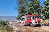 Напълно ликвидирани са всички тлеещи огнища на пожара в промишлената зона на Асеновград