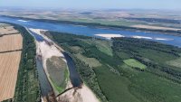 Record-Low Danube Water Levels Bring River Navigation to a Standstill (PHOTOS)