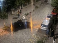 Кола удари четири паркирани автомобила в центъра на София късно снощи
