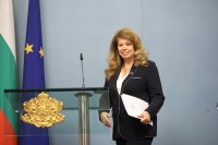 Президентът Йотова: Словото на Стефан Цанев ни призовава да търсим смисъла във времето и да се ръководим от нравствената мяра на съвестта