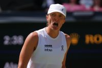 Ига Швьонтек стартира с убедителна победа на турнира в Торонто