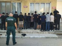Български и румънски гранични полицаи задържаха камион с незаконни мигранти край Видин