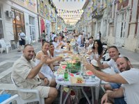 Улица &bdquo;Търговска&ldquo; във Враца събра жители и гости на града на първия празник &bdquo;Общата маса&ldquo;