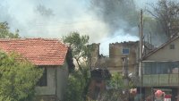 Пожарът край Бобошево е потушен &ndash; в борбата с огъня се включиха и десетки доброволци