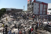 Силно земетресение в Колумбия, има пострадали и паднали сгради
