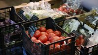 Разнопосочно се движат цените на едро на основни храни, плодове и зеленчуци тази седмица
