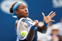 Коко Гоф се класира без игра, Елена Рибакина оцеля в трилър срещу Осака за сблъсък помежду им