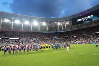 Меси се прибра в Росарио за погребението на своя баща