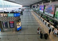 Летището в Катания на остров Сицилия остава затворено и днес заради вулкана Етна