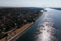Нов спад на река Дунав, кораб заседна край Лом