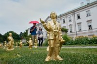 Кражбата на 210 миниатюрни статуетки на Моцарт помрачи изложба в родния му град в Австрия