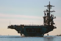 Скандал в американския флот: Военни живеят месеци наред при тежки условия