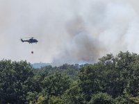 Военен хеликоптер "Кугър" се включи в гасенето на горски пожар във Врачанско