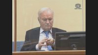 Почина Ратко Младич: Бившият командир на босненските сърби излежаваше доживотна присъда в Хага