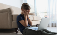 Кибертормозът над деца в нова фаза: Изкуствен интелект генерира обикновена снимка в порнографско изображение