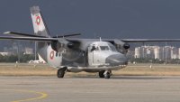 След 30 години във въздуха: Двама военни пилоти изпълниха последния си полет