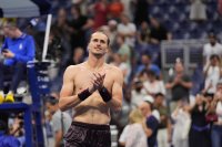 Александър Зверев оцеля в нова петсетова битка на US Open, Тейлър Фриц даде само два гейма на Белучи