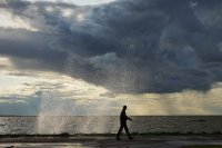 Един загинал и двама ранени след силна буря в Кипър