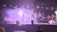 Голямата Лили Иванова пя пред своите почитатели в центъра на София