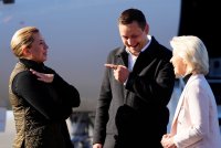 Урсула фон дер Лайен пристигна в Гренландия, ще подпише декларация за сигурност
