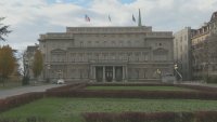 Сръбският президент насрочва предсрочни избори за 25 октомври