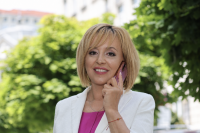 Мая Манолова става председател на Комисията за защита на потребителите