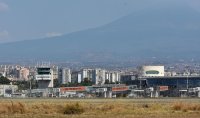 Летището в Катания остава затворено заради вулкана Етна