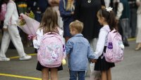 Нова учебна година: 2322 училища отварят врати за над 700 000 ученици