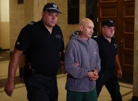 Съдът остави в ареста обвиняемия за палежите на автомобили в София на 9 септември
