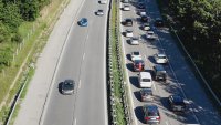 СДВР: 500 фиша и 50 акта са съставени през почивните дни, небрандирани полицейски автомобили спират агресивни водачи