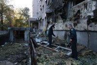 25-има души са ранени при руска атака по жилищна сграда в Харковска област