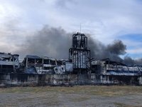 Цяла нощ огнеборци останаха в района на пожара в цех за изолационни материали в град Бяла